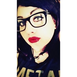 Meet your Posher, Constance